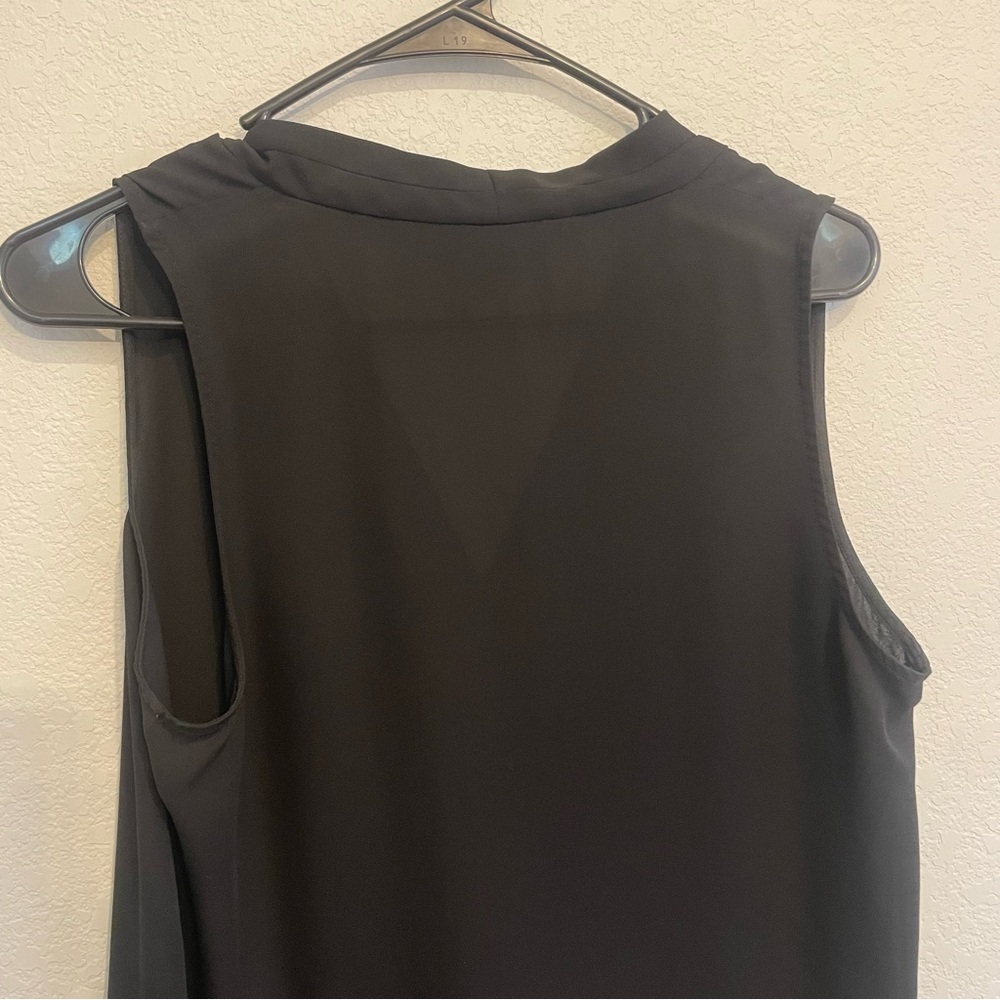 Vince Camuto Black V-Neck Tank Top - Picture 12 of 12
